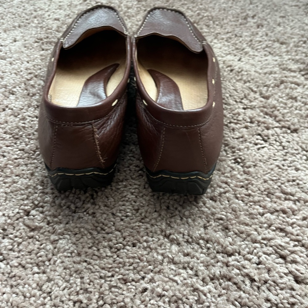 sofft  Tan Leather Slip-Ons size 11   beautiful leather - Picture 3 of 8